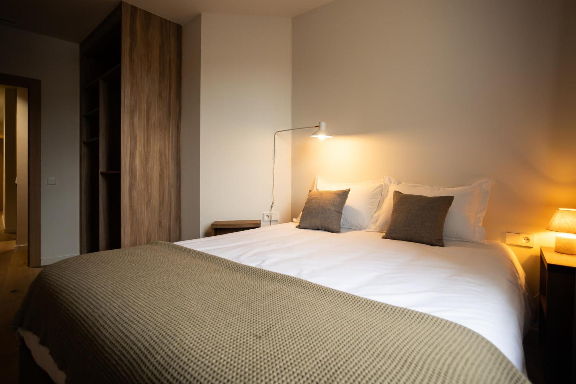 Azcarraga Apartments Овиедо Екстериор снимка