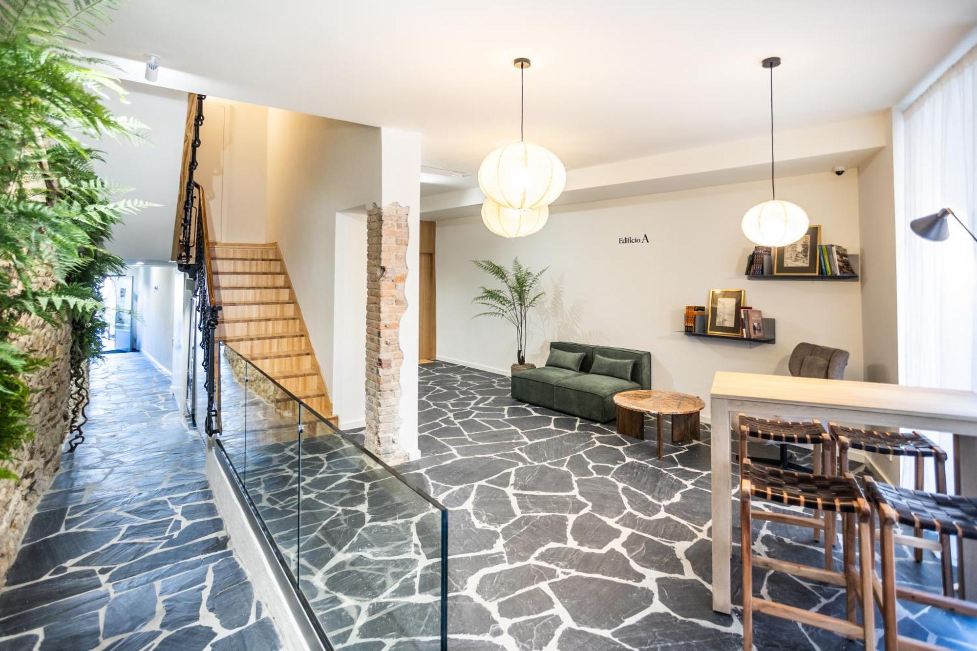 Azcarraga Apartments Овиедо Екстериор снимка